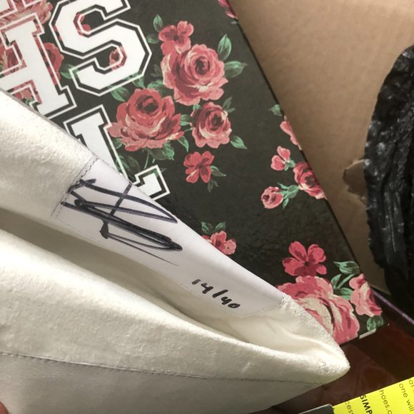 New Rare Signed: Jeffrey Campbell x Hello Kitty Platform Boot(Size US Women's 9) - Picture 3 of 3